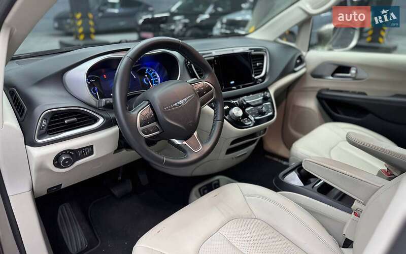 Мінівен Chrysler Pacifica 2017 в Чернівцях фото 8 Мінівен Chrysler Pacifica 2017 в Чернівцях
