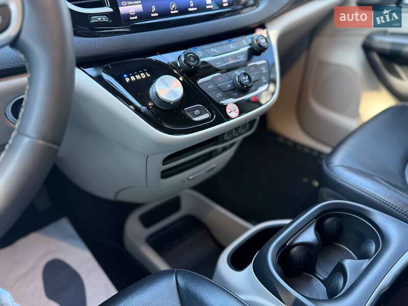 Минивэн Chrysler Pacifica 2022 в Львове