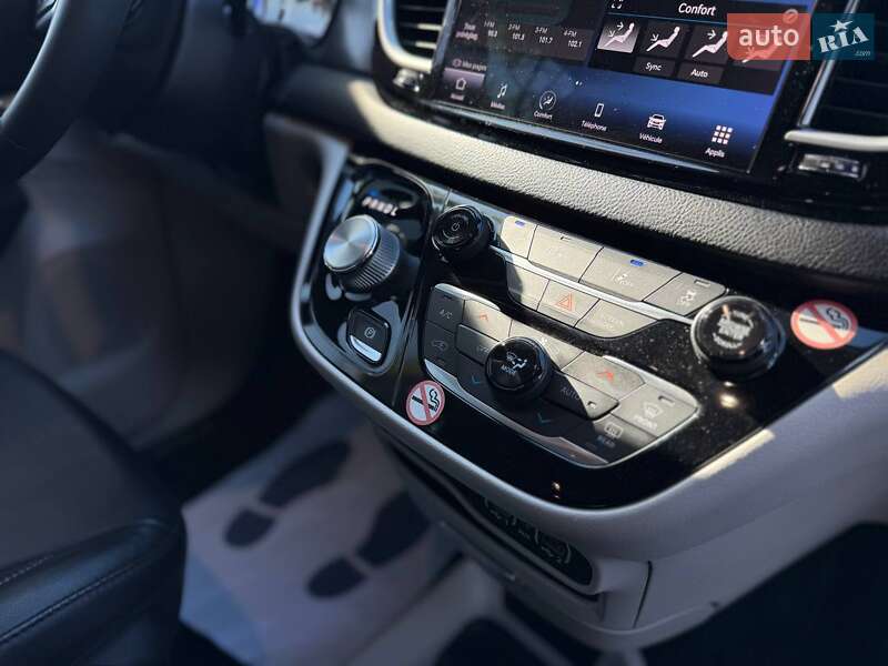 Мінівен Chrysler Pacifica 2022 в Львові