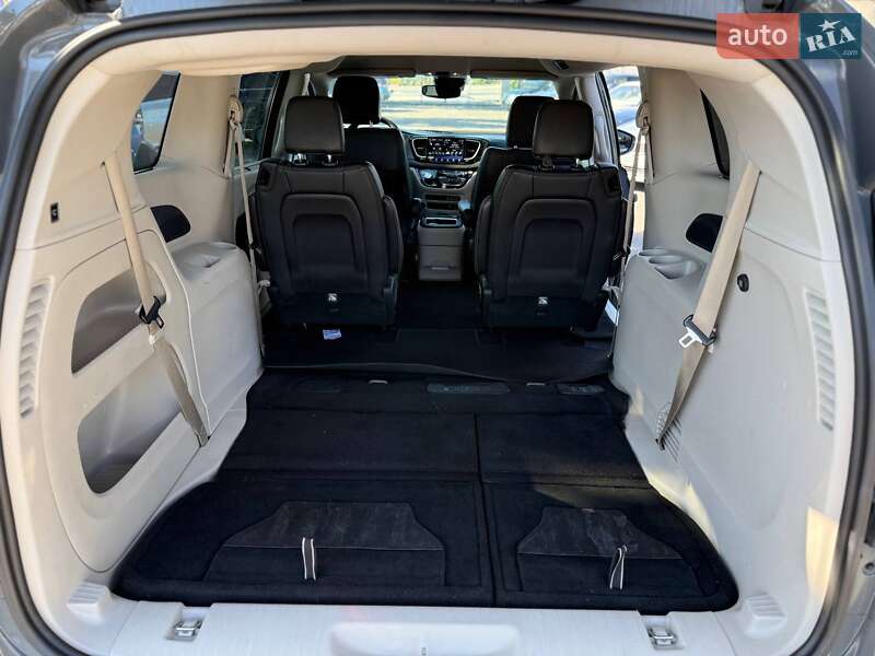 Мінівен Chrysler Pacifica 2022 в Львові