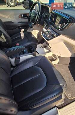 Универсал Chrysler Pacifica 2018 в 