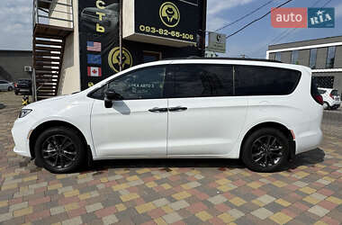 Минивэн Chrysler Pacifica 2020 в 