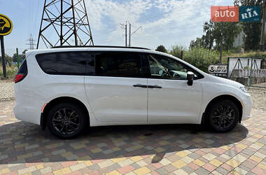 Минивэн Chrysler Pacifica 2020 в 