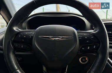 Минивэн Chrysler Pacifica 2020 в 
