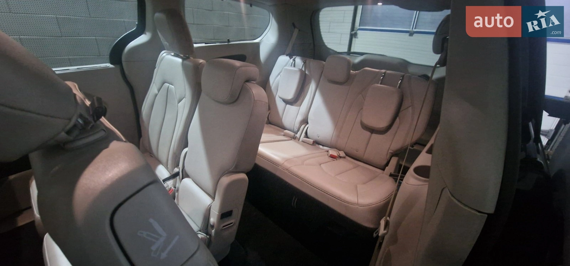 2016 Chrysler Pacifica - мініатюра 11