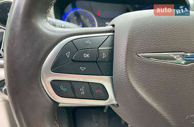 Минивэн Chrysler Pacifica 2017 в 