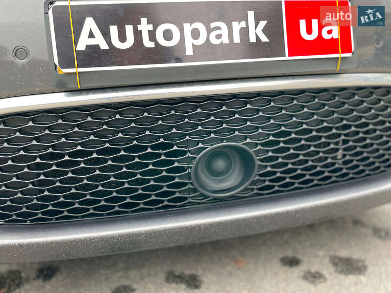 Минивэн Chrysler Pacifica 2017 в Киеве