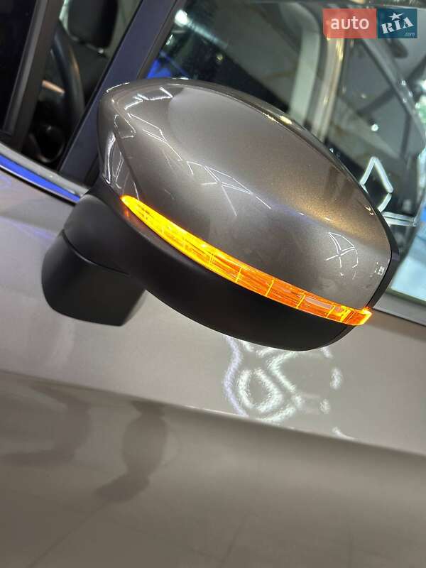 Минивэн Chrysler Pacifica 2017 в Киеве фото 34 Минивэн Chrysler Pacifica 2017 в Киеве