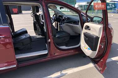 Универсал Chrysler Pacifica 2017 в 