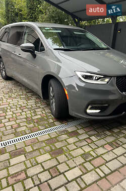 Chrysler Pacifica 2023