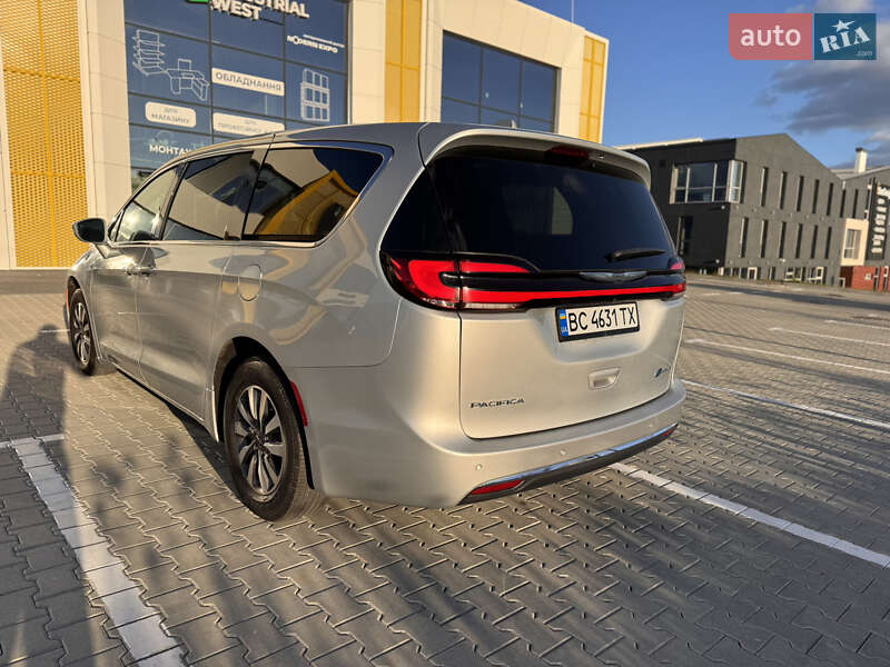 Мінівен Chrysler Pacifica 2022 в Львові