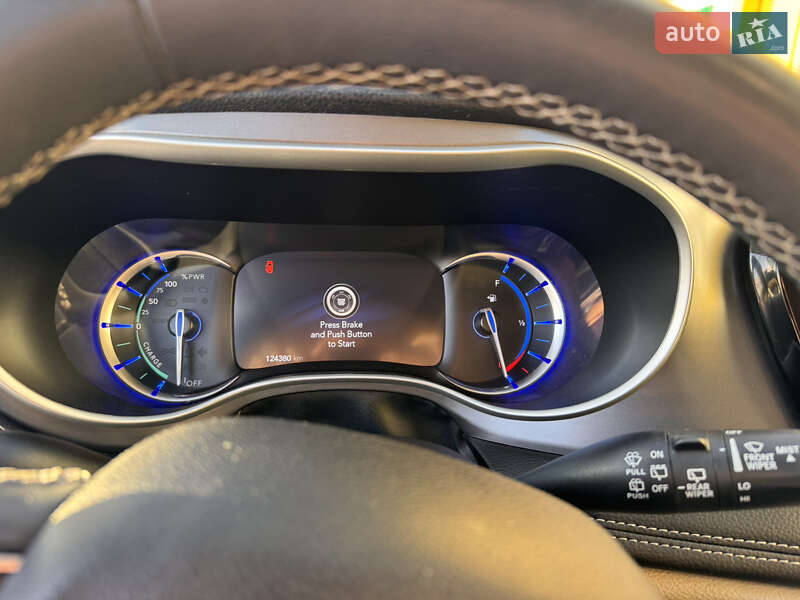 Мінівен Chrysler Pacifica 2022 в Львові