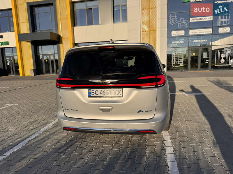 Мінівен Chrysler Pacifica 2022 в Львові