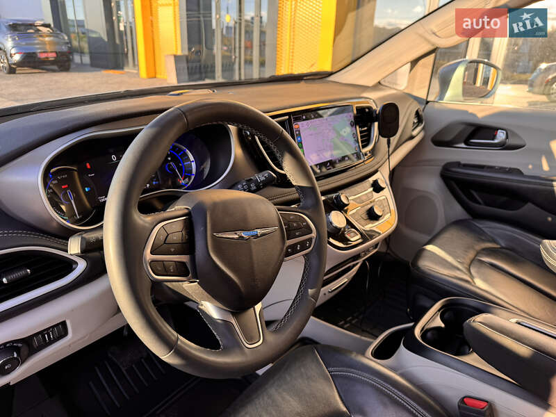 Мінівен Chrysler Pacifica 2022 в Львові