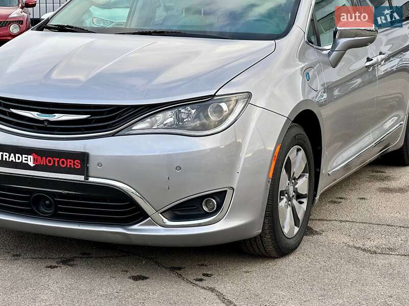 Мінівен Chrysler Pacifica 2017 в Києві фото 5 Мінівен Chrysler Pacifica 2017 в Києві