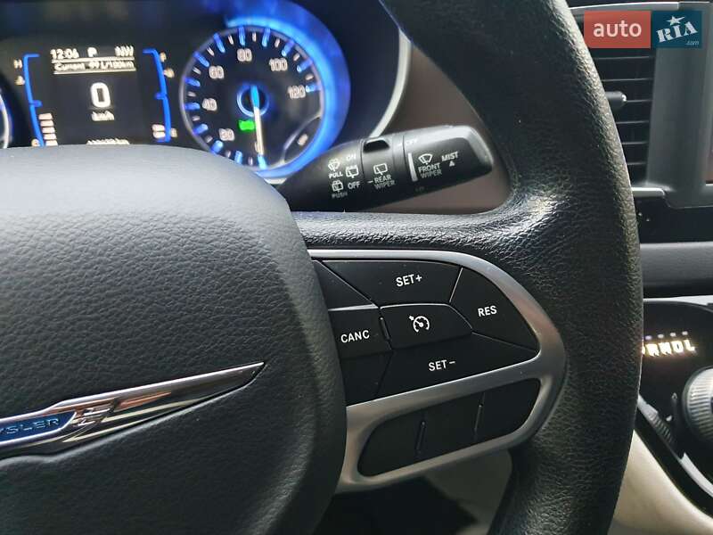 Мінівен Chrysler Pacifica 2020 в Києві