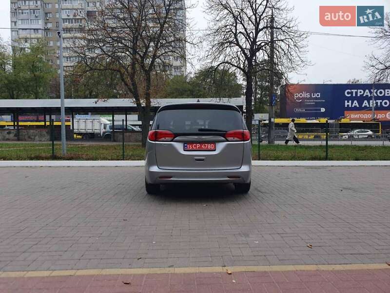 Мінівен Chrysler Pacifica 2021 в Києві фото 8 Мінівен Chrysler Pacifica 2021 в Києві