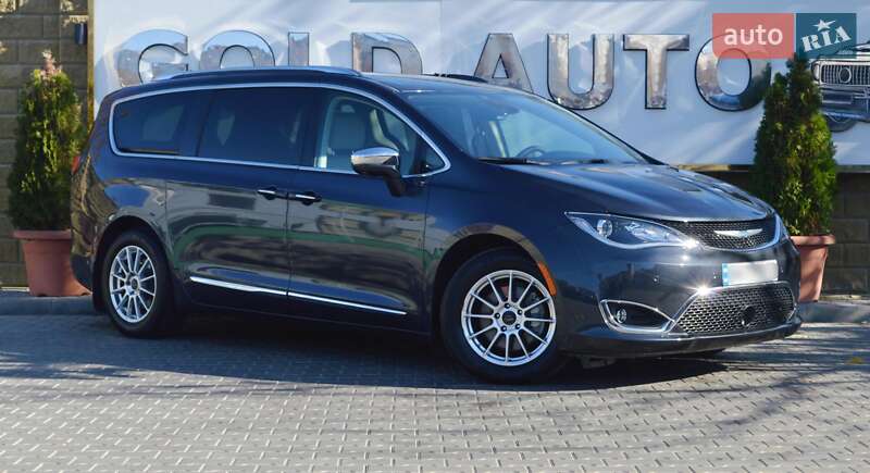 Мінівен Chrysler Pacifica 2019 в Одесі