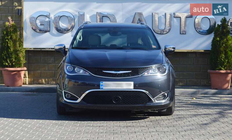 Мінівен Chrysler Pacifica 2019 в Одесі