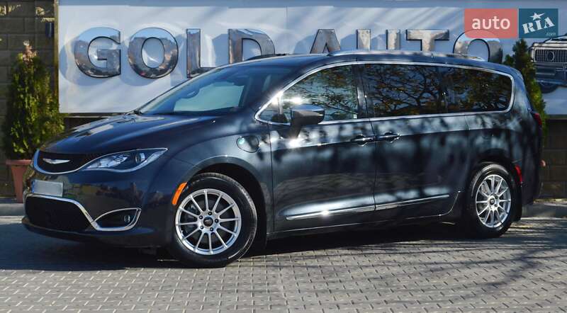 Мінівен Chrysler Pacifica 2019 в Одесі