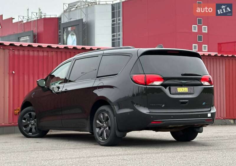 Минивэн Chrysler Pacifica 2019 в Киеве фото 8 Минивэн Chrysler Pacifica 2019 в Киеве