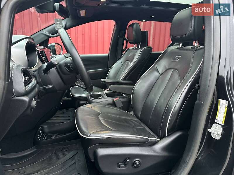 Минивэн Chrysler Pacifica 2019 в Киеве фото 22 Минивэн Chrysler Pacifica 2019 в Киеве
