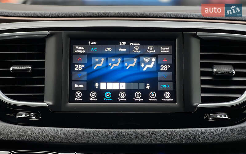 Минивэн Chrysler Pacifica 2017 в Львове