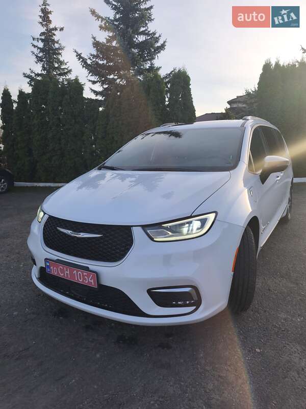 Минивэн Chrysler Pacifica 2023 в Киеве