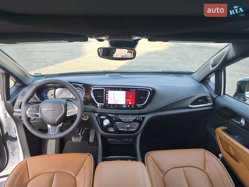 Минивэн Chrysler Pacifica 2023 в Киеве