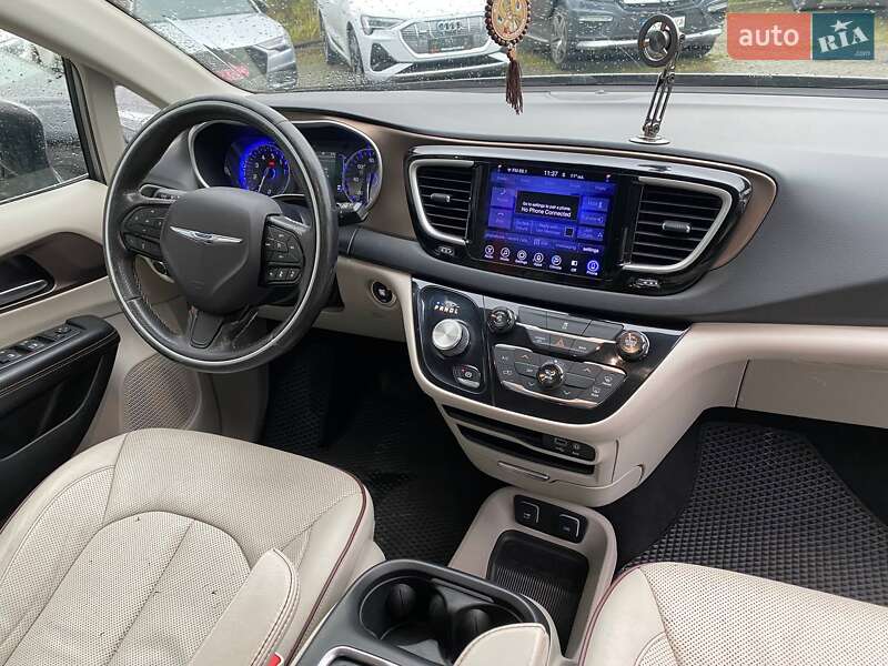 Мінівен Chrysler Pacifica 2016 в Львові
