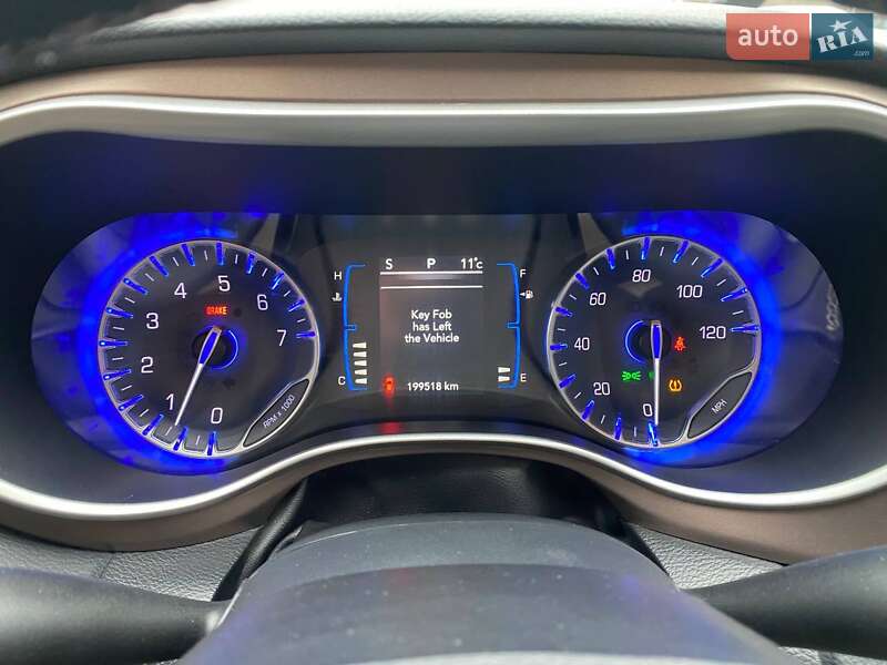 Мінівен Chrysler Pacifica 2016 в Львові