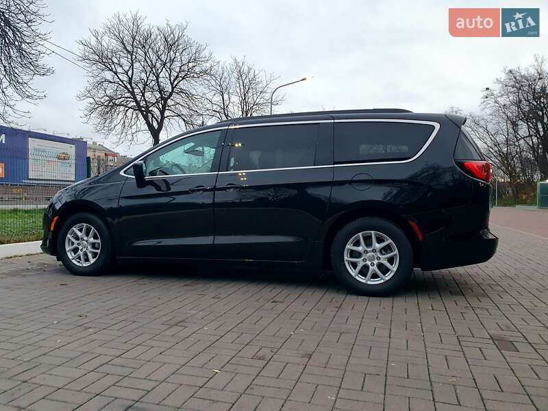 Мінівен Chrysler Pacifica 2020 в Києві
