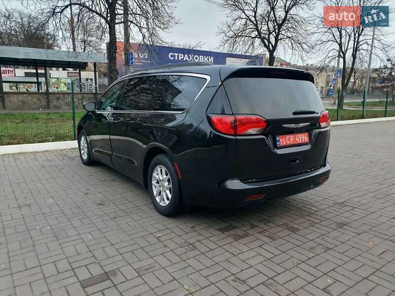 Мінівен Chrysler Pacifica 2020 в Києві