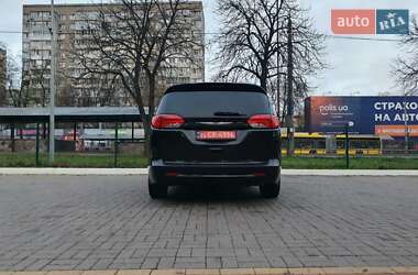Минивэн Chrysler Pacifica 2020 в Киеве