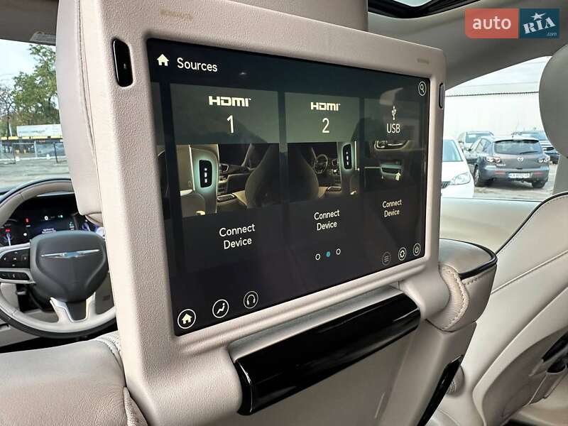 Минивэн Chrysler Pacifica 2017 в Киеве фото 50 Минивэн Chrysler Pacifica 2017 в Киеве