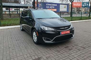 Минивэн Chrysler Pacifica 2020 в Киеве