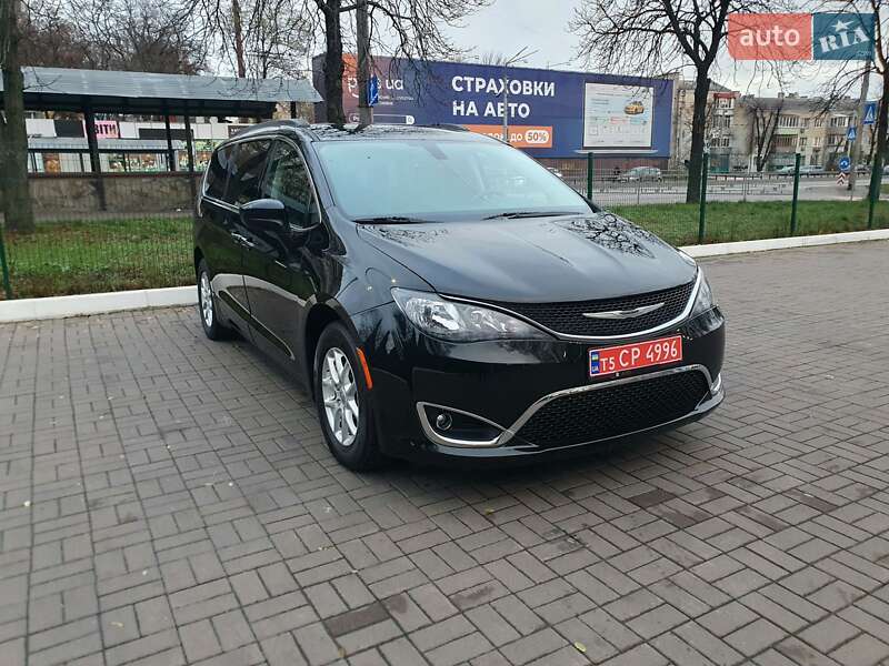 Мінівен Chrysler Pacifica 2020 в Києві