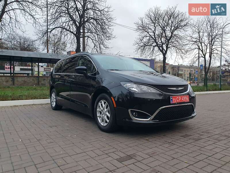 Мінівен Chrysler Pacifica 2020 в Києві