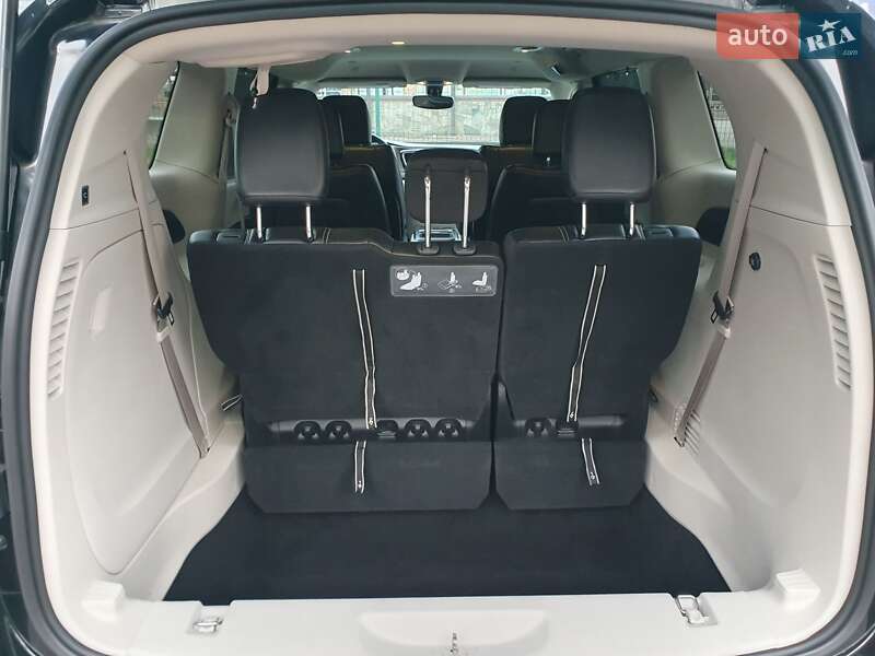 Мінівен Chrysler Pacifica 2020 в Києві