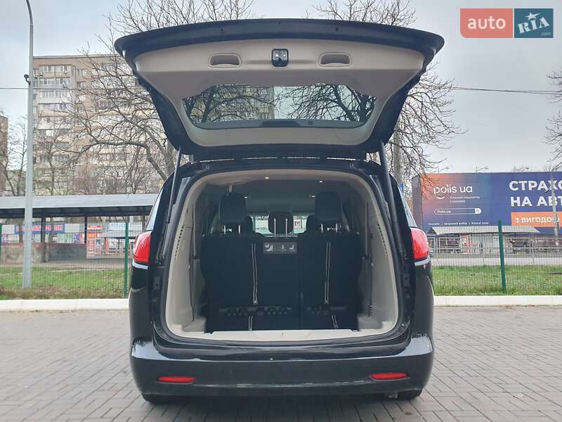 Мінівен Chrysler Pacifica 2020 в Києві