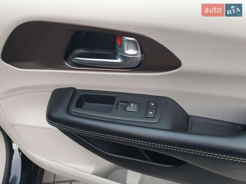 Мінівен Chrysler Pacifica 2020 в Києві