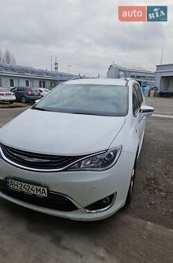 Минивэн Chrysler Pacifica 2017 в Киеве