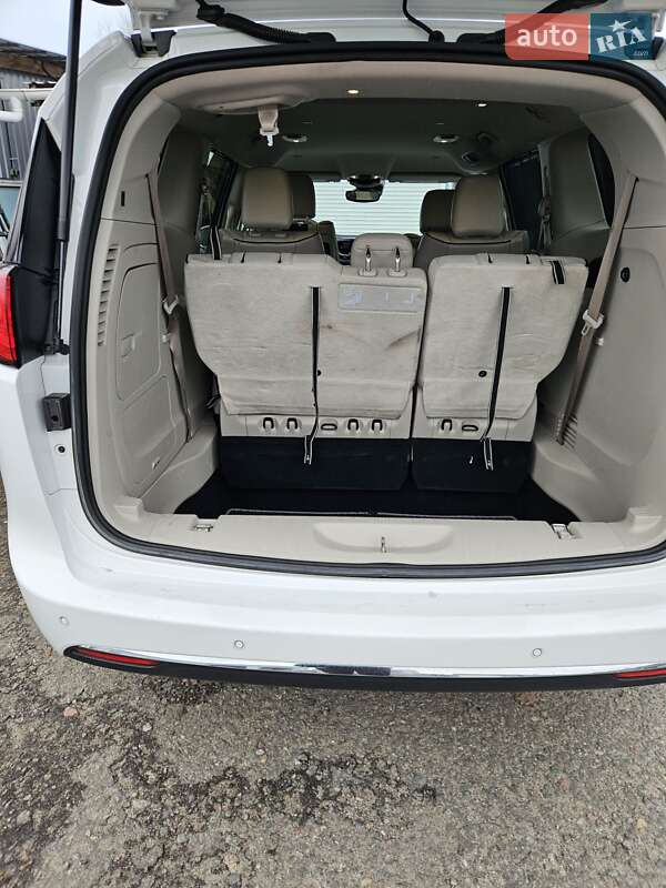 Минивэн Chrysler Pacifica 2017 в Киеве фото 11 Минивэн Chrysler Pacifica 2017 в Киеве