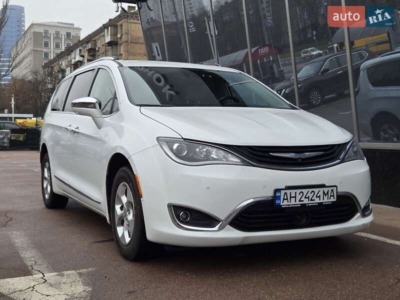 Chrysler Pacifica 2017