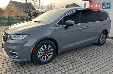Минивэн Chrysler Pacifica 2023 в Владимире