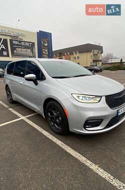 Мінівен Chrysler Pacifica 2023 в Києві