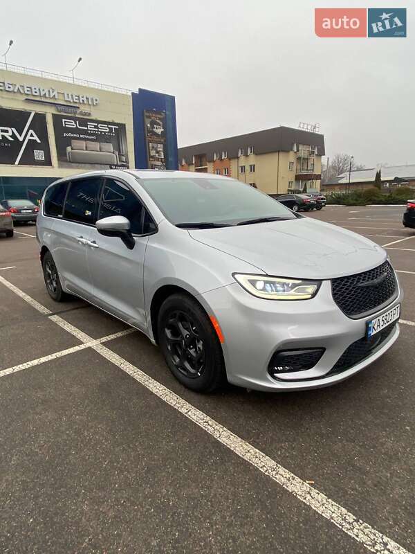 Chrysler Pacifica 2023