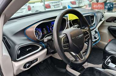 Мінівен Chrysler Pacifica 2020 в Івано-Франківську