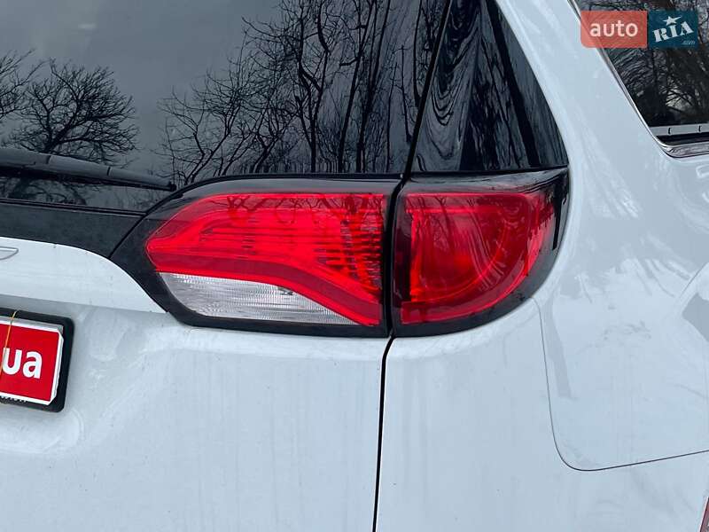 Минивэн Chrysler Pacifica 2017 в Киеве фото 9 Минивэн Chrysler Pacifica 2017 в Киеве