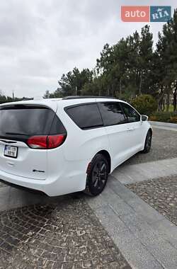 Минивэн Chrysler Pacifica 2019 в Днепре